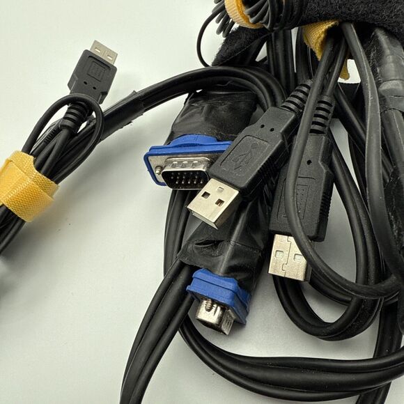 IOGEAR GCS22U 2-Port USB KVM Switch with Cables and Remote - Picture 5 of 6